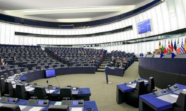 Το Ευρωκοινοβούλιο ζητά να «παγώσει» η ένταξη της Τουρκίας στην ΕΕ