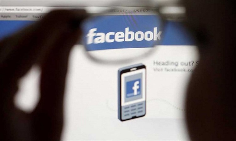 Το Facebook θα σβήσει παλιές φωτογραφίες σας - Δείτε τι πρέπει να κάνετε για να μην διαγραφούν