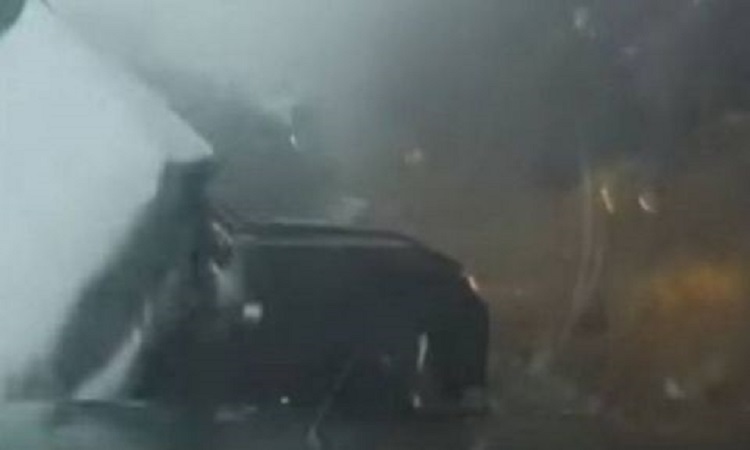 ΣΟΚ: Φονική καραμπόλα 70 αυτοκινήτων! Εικόνες που κόβουν την ανάσα! (VIDEO)