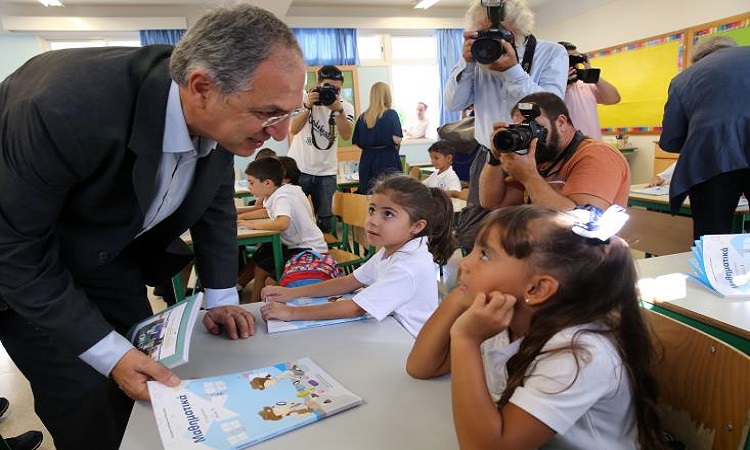 Υπουργός Παιδείας: «Τα σχολεία μπορούν να λειτουργήσουν ομαλά χωρίς ιδιαίτερα προβλήματα»