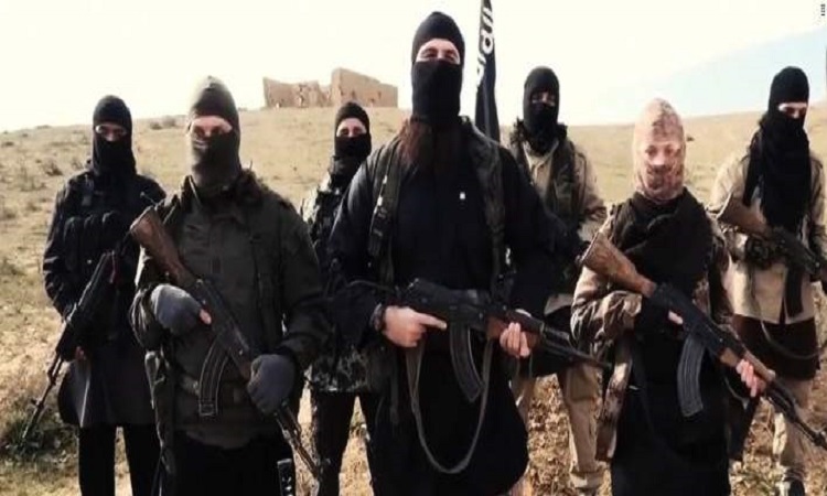 Βίντεο-σοκ: Καμικάζι του ISIS ανατινάζεται στο δρόμο