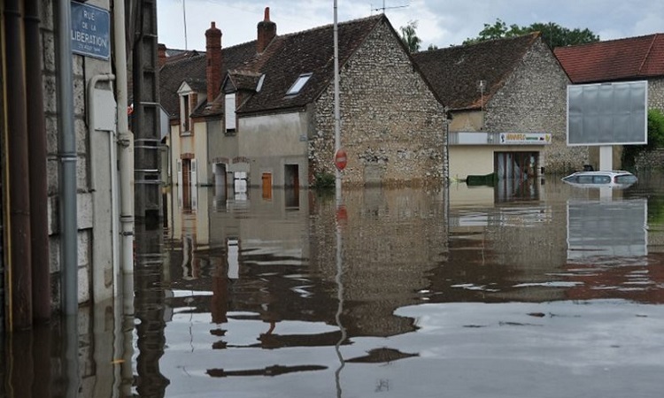 Καταστροφικές πλημμύρες σε Γερμανία Αυστρία και Γαλλία (ΒΙΝΤΕΟ)