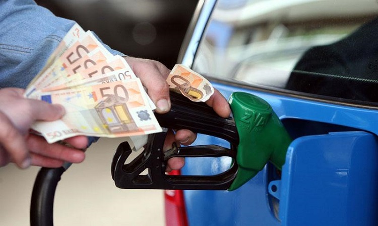 Ένωση Καταναλωτών: «Κοροϊδία η μείωση του ενός σεντ στα καύσιμα»