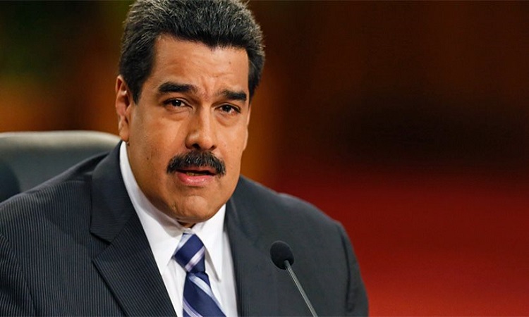 Η Βενεζουέλα καταρρέει και ο Μαδούρο δίνει αυξήσεις!