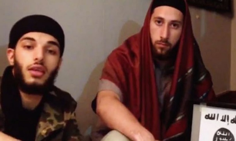 Βίντεο: Δείτε τους σφαγείς του ιερέα στη Γαλλία να δηλώνουν πίστη στον ISIS