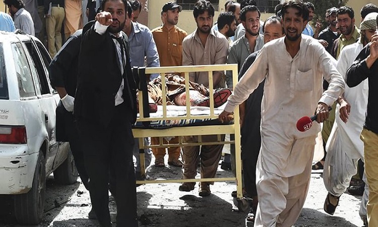 Μακελειό στο Πακιστάν: Τουλάχιστον 64 νεκροί από βομβιστική επίθεση σε νοσοκομείο