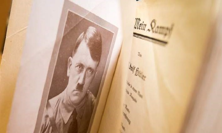 Σάλος στην Ιταλία: Εφημερίδα του Μπερλουσκόνι κυκλοφορεί με το βιβλίο του Χίτλερ «Ο Αγών μου»