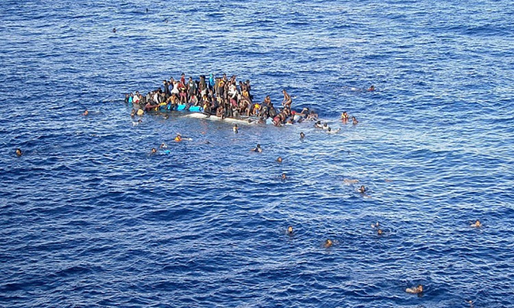 Υγρός τάφος η Μεσόγειος - Πάνω από 10.000 μετανάστες χάθηκαν στα νερά της, από το 2014