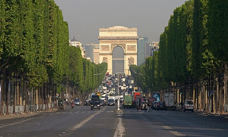 Συναγερμός στο Παρίσι: Έκρηξη σε κτίριο στα Ηλύσια Πεδία