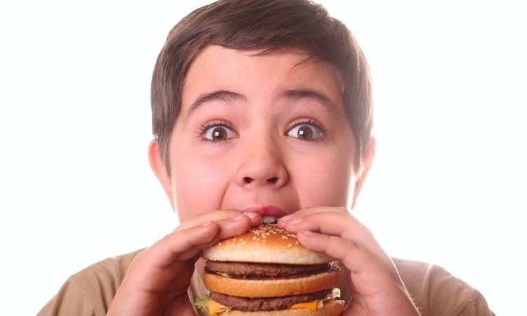 Έρευνα: Τα παχύσαρκα παιδιά κινδυνεύουν με καρδιοπάθειες από την ηλικία των 8!