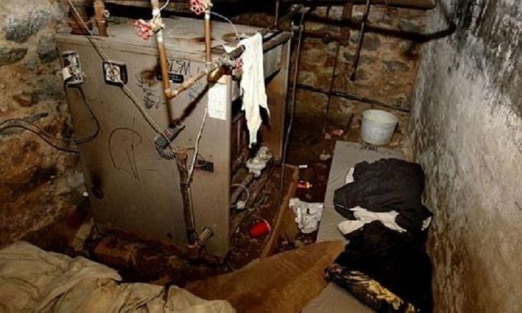 Φρίκη: Κρατούσε αλυσοδεμένα σε υπόγειο 10 άτομα με αναπηρίες για να εισπράττει τα επιδόματα - PHOTOS
