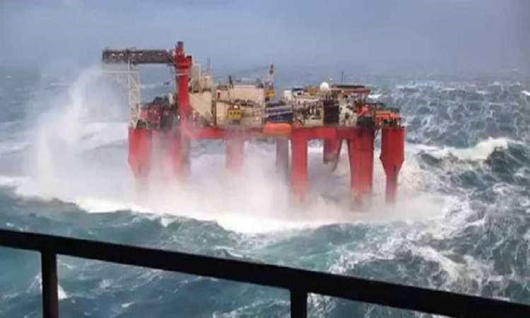 Συναγερμός στη Βόρεια Θάλασσα: Aκυβέρνητη πλατφόρμα θα προσκρούσει σε εξέδρα άντλησης πετρελαίου