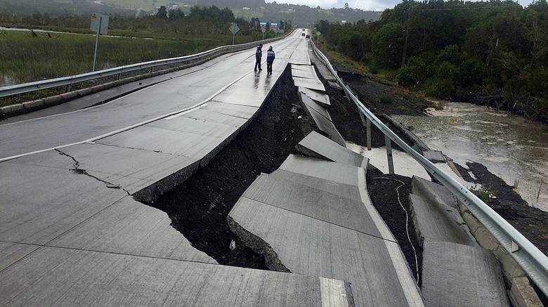 Σεισμός Χιλή: Άνοιξε η γη από τα 7,7 Ρίχτερ, συναγερμός για τσουνάμι (ΦΩΤΟ-VIDEO)