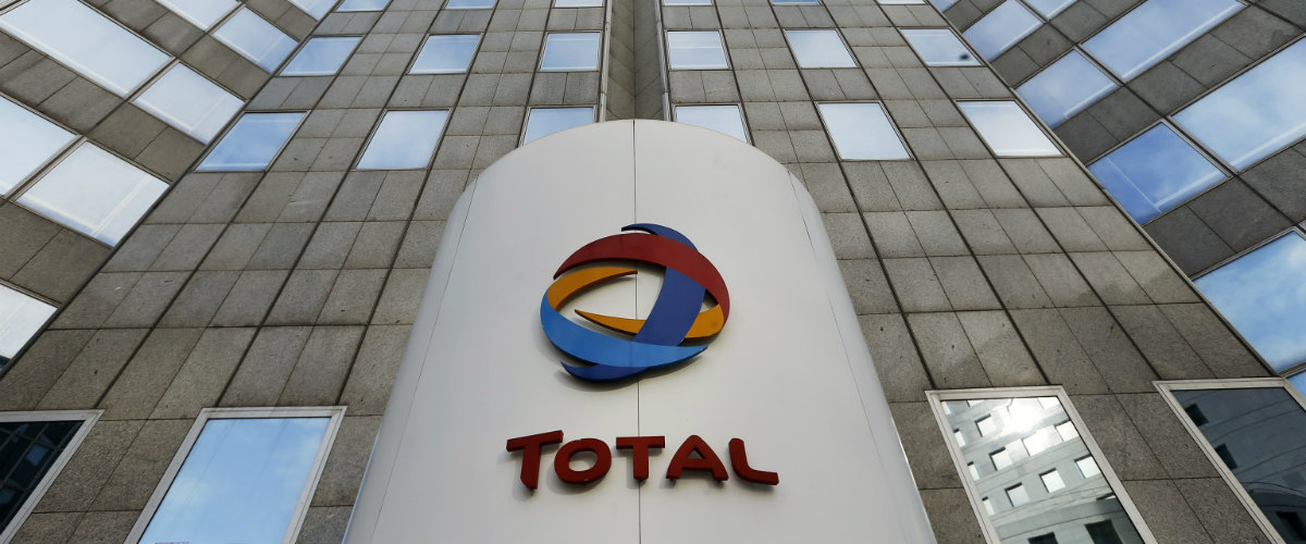 Η Total ανακοίνωσε μείωση κερδών κατά 18% για το 2015