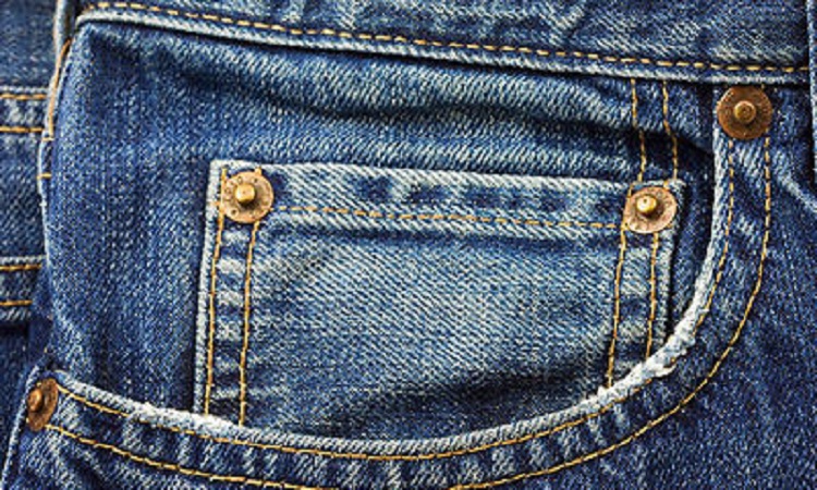 Ξέρετε σε τι χρησιμεύει η μικρή τσέπη στα τζιν παντελόνια; Δείτε εδώ