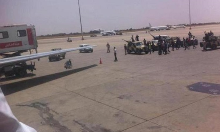 Φονική επίθεση τζιχαντιστών σε αεροδρόμιο της Λιβύης