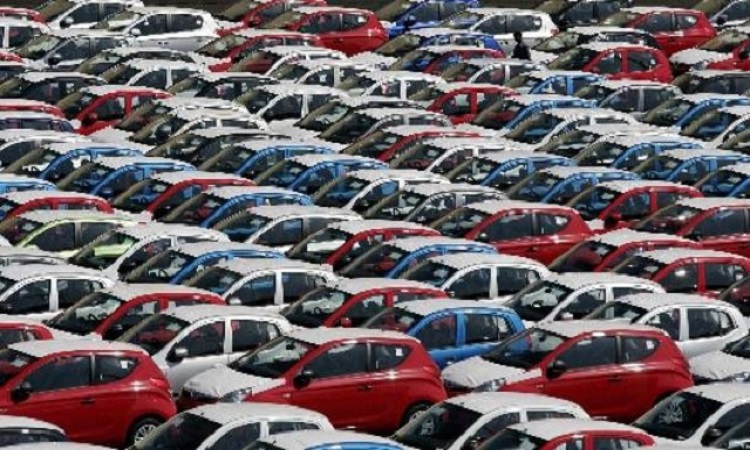Amazon: Ξεκίνησε να πουλά και αυτοκίνητα online