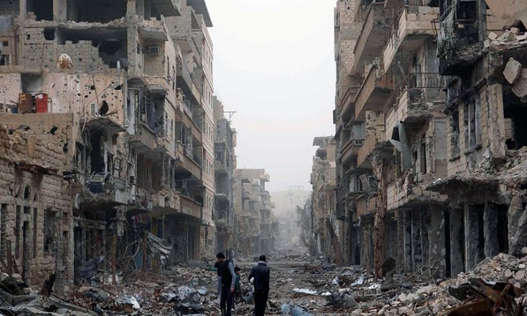 Συρία: Τουλάχιστον 82 οι νεκροί από βομβαρδισμούς στο Ντέιρ Εζ-Ζορ