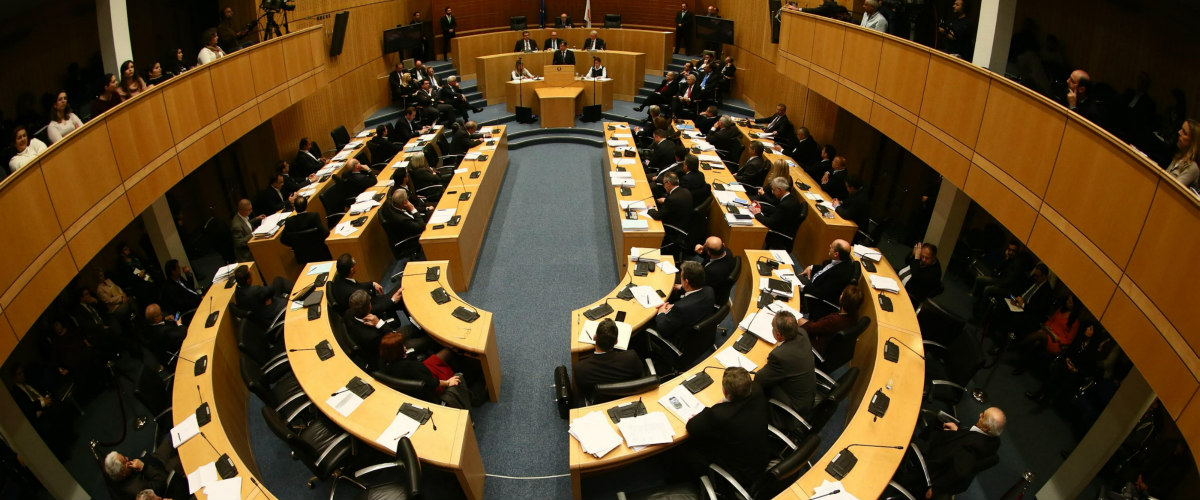 Στη Βουλή το νομοσχέδιο για τους έκτακτους δημόσιους υπαλλήλους