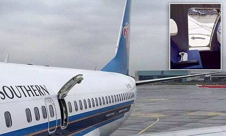 Επιβάτης αεροπλάνου άνοιξε την πόρτα κινδύνου επειδή ήθελε «καθαρό αέρα» (ΦΩΤΟ)