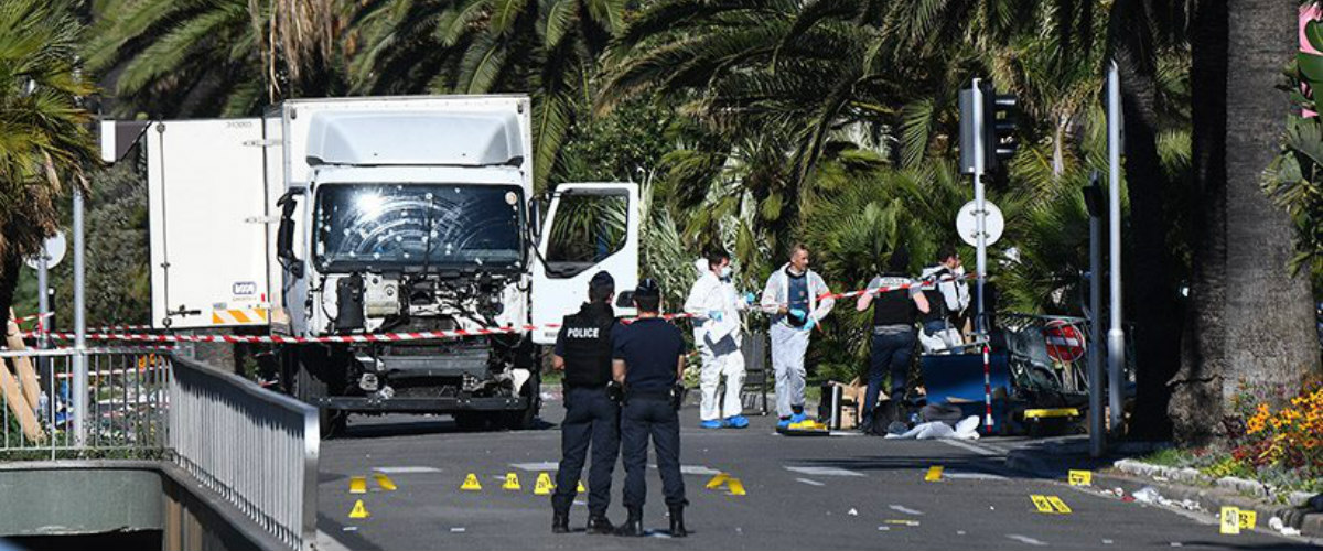 Ο τρόμος επέστρεψε στη Γαλλία - Νέο μακελειό με τουλάχιστον 84 νεκρούς