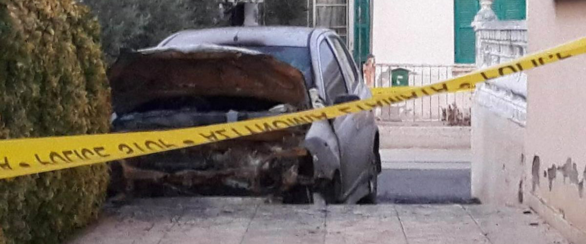 Αίσχος: Έκαψαν το αυτοκίνητο γνωστής δημοσιογράφου στην Λευκωσία