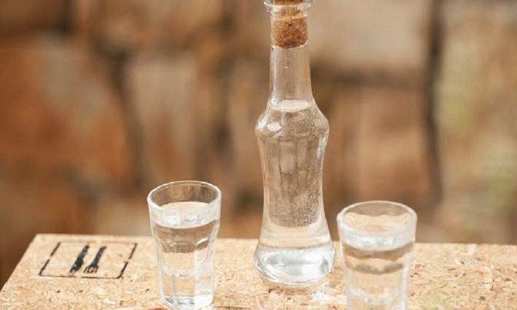 Δείτε ποιο είναι το θανατηφόρο ποτό- Στους 28 οι νεκροί στην Κωνσταντινούπολη