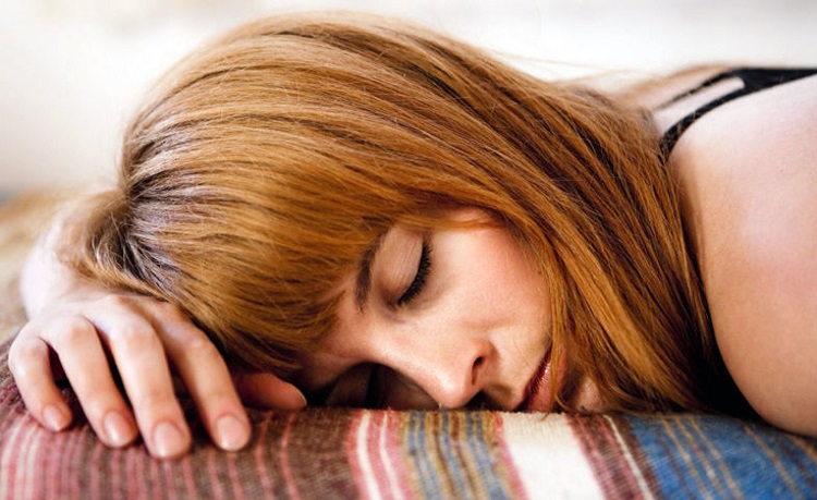 Γιατί αισθάνεστε μονίμως κουρασμένοι- Μερικοί λόγοι που εξηγούν την υποτονικότητά σας