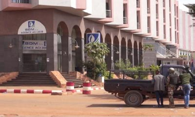 ΗΕ: Κάνουν λόγο για 27 νεκρούς στο ξενοδοχείο που δέχθηκε επίθεση στο Μάλι