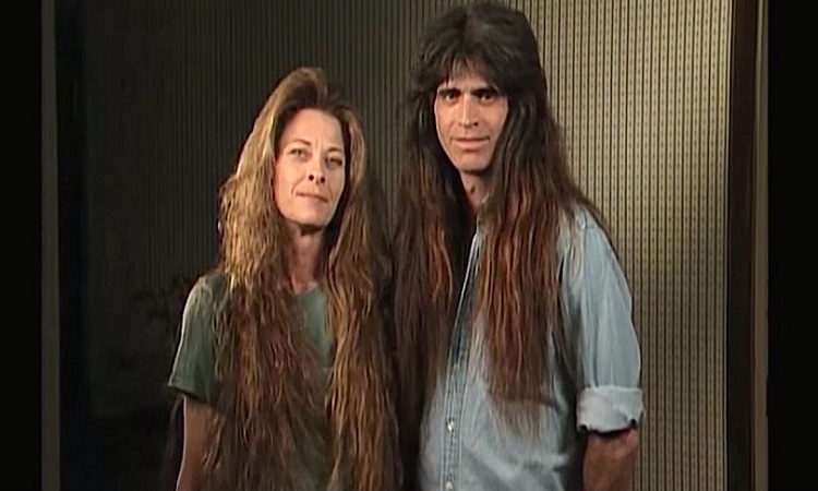 Αυτό το ζευγάρι είχε να κόψει το μαλλιά του από το 1985… Δείτε πως έγιναν σήμερα!(BINTEO)