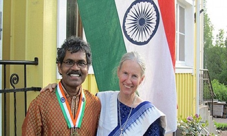 Ταξίδεψε από την Ινδία ως τη Σουηδία με ποδήλατο για να βρει την αγαπημένη του!