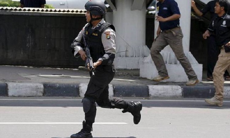 Πανικός στην Τζακάρτα - Ακούστηκαν νέες εκρήξεις