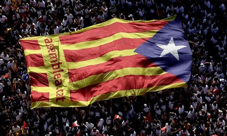 Ισπανία: Στις κάλπες αύριο οι Καταλανοί για τις τοπικές εκλογές