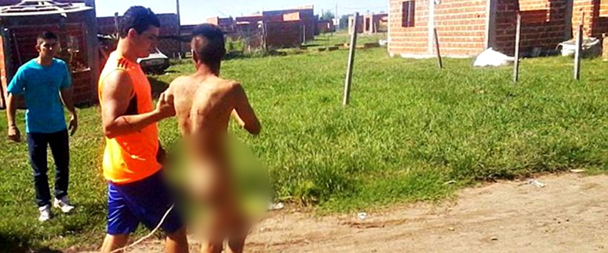 Βίντεο: Συνελήφθη γυμνός, διαπομπέυθηκε και παραδόθηκε γυμνός στις αρχές επίδοξος βιαστής οκτάχρονης