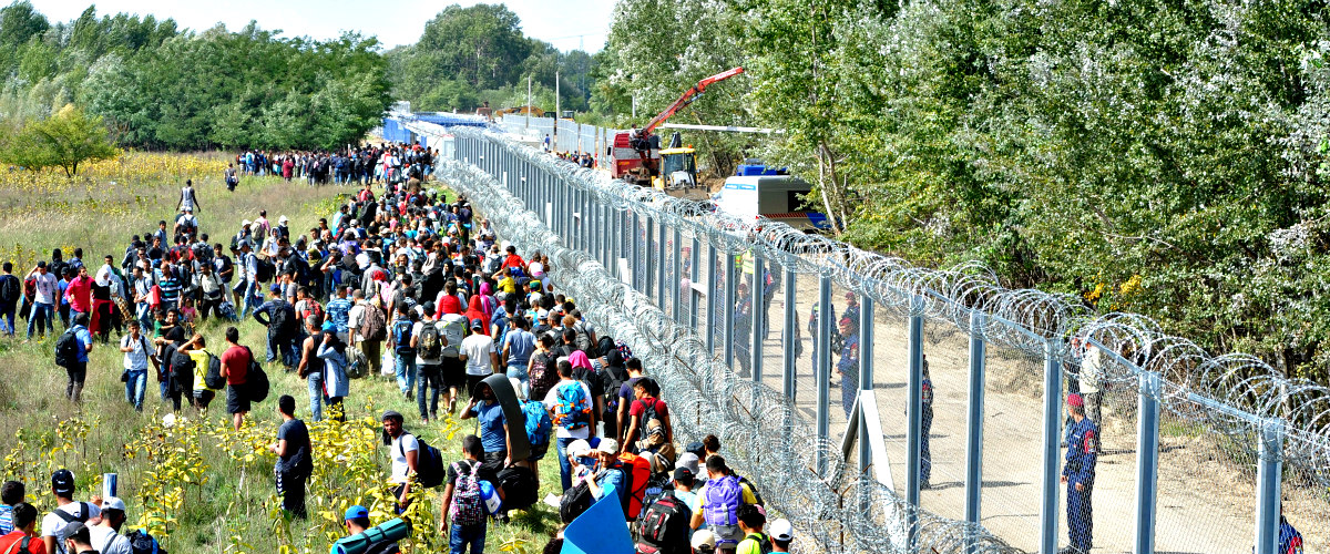 Η ΕΕ εγκλωβίζει 100000 πρόσφυγες στην Ελλάδα και πληρώνει την Τουρκία 3 δις...