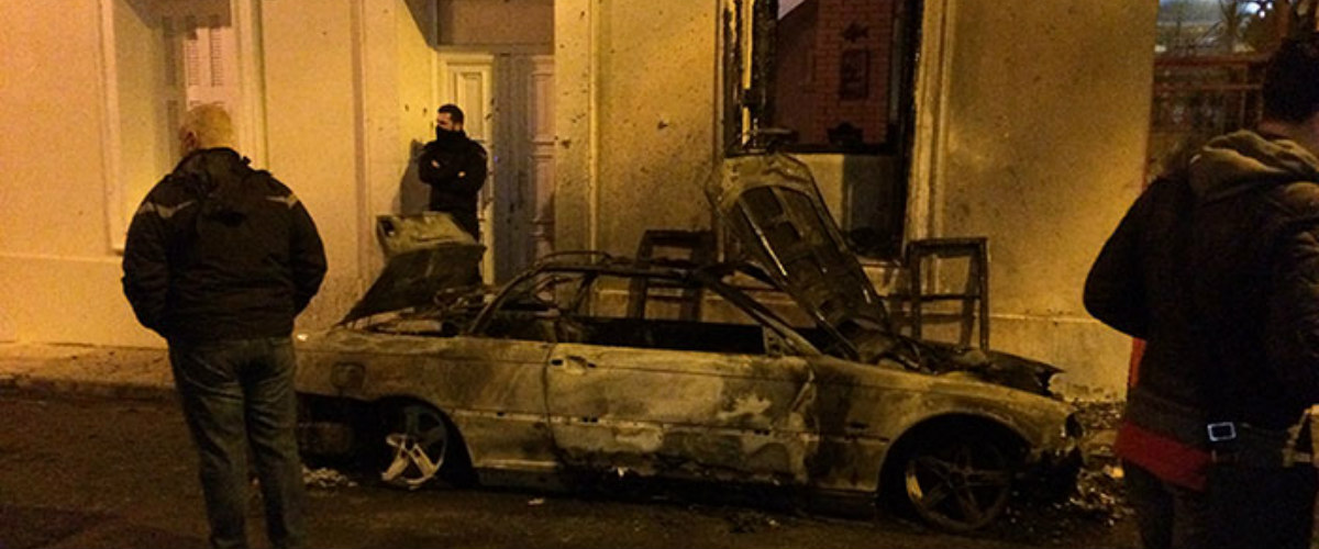 Αθήνα: Επίθεση με μολότοφ σε οικία υπουργού, ενώ βρισκόταν μέσα
