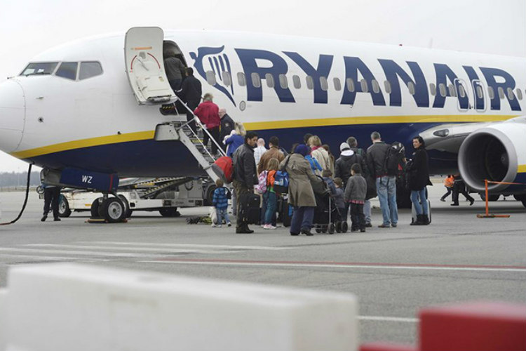 Ryanair: Μειώνει τις χρεώσεις των αποσκευών της για το 92% των επιβατών της