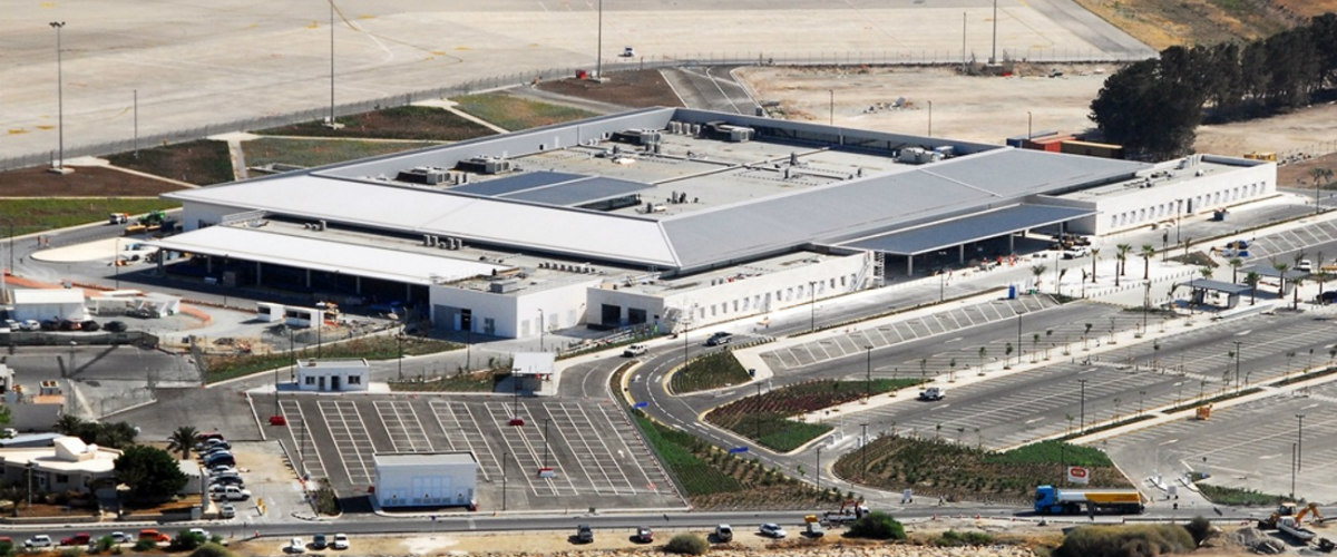 Ολοταχώς για νέο ιστορικό ρεκόρ στα κυπριακά αεροδρόμια - Πέραν των 3 εκ.!