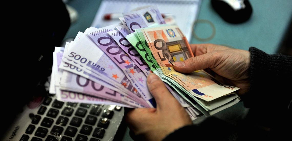 Τράπεζα στην Κύπρο χρέωνε €50 την επιστολή και €5 το e-mail - Πρόστιμο €250.000 σε βάρος της
