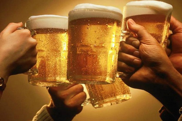 Πιείτε μπύρα! Γιορτάζουμε!