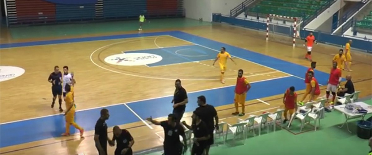 Ο αθλητισμός και η ανθρωπιά δεν έχουν χρώμα: Αξιέπαινη πράξη από τον Β. Προπονητή του ΑΠΟΕΛ στο Futsal – Τους έσωσε από λιντσάρισμα