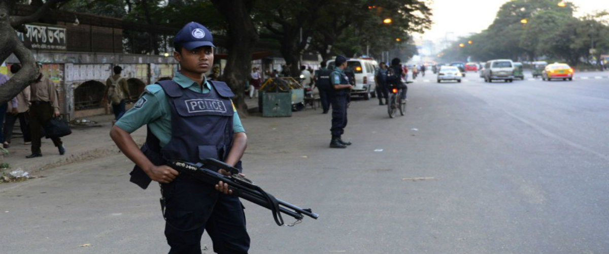 Μπαγκλαντές: Ένοπλοι κρατούν ομήρους σε εστιατόριο της συνοικίας Ντάκα