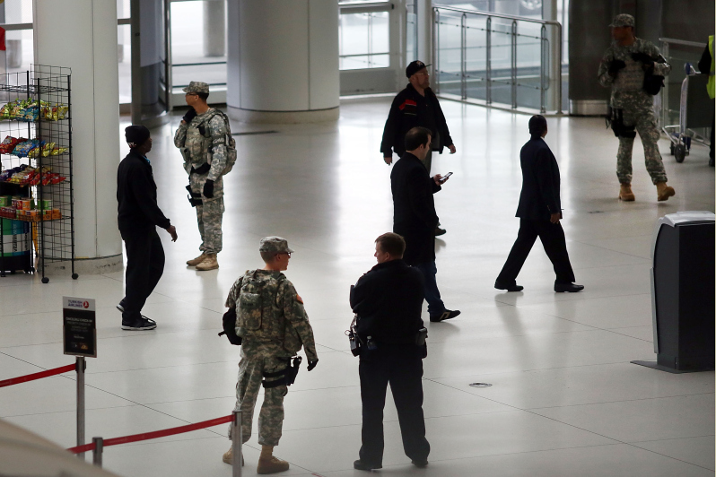 Συναγερμός στο αεροδρόμιο JFK της Νέας Υόρκης για ύποπτο δέμα - VIDEO