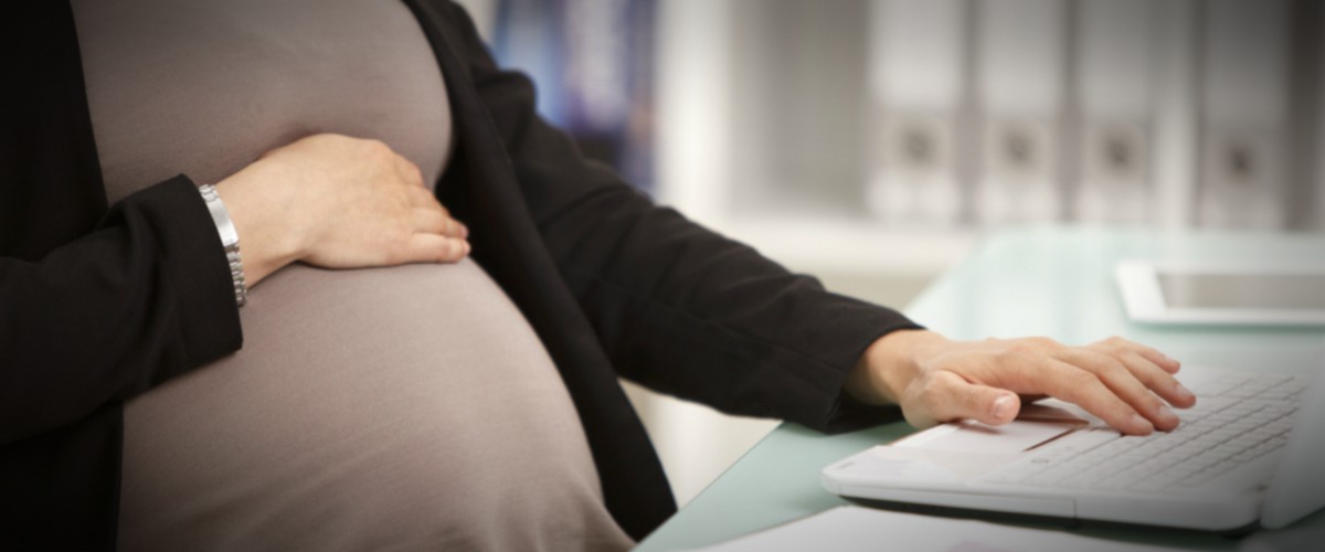 Εργοδότες απαίτησαν από γυναίκες υπαλλήλους τους να μην μείνουν έγκυες – Απίστευτες καταγγελίες στην Αρχή Ισότητας
