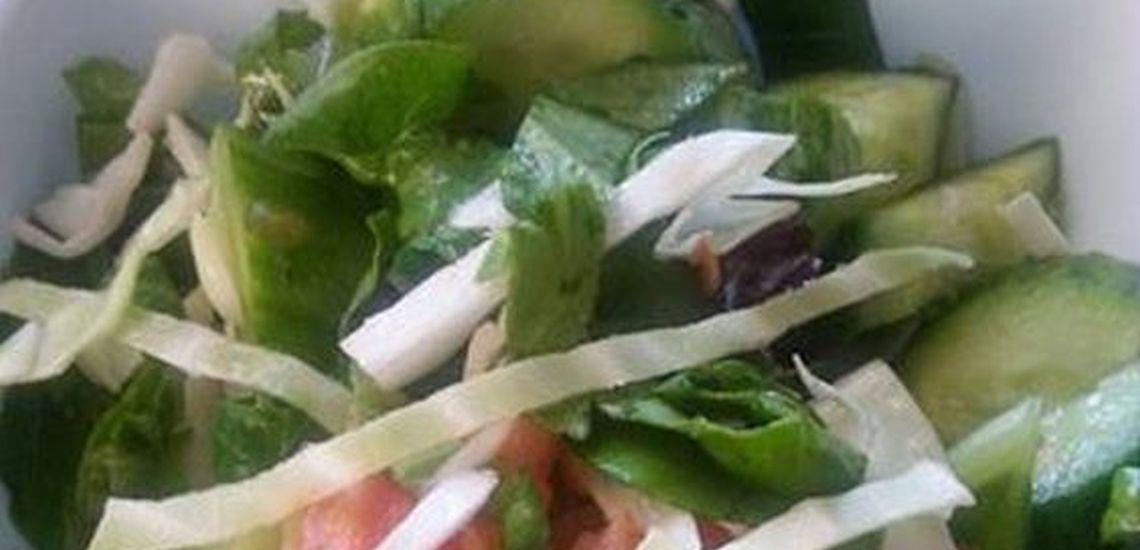 Σαλάτα με αγγουράκι, ντομάτα και... κάμπια στην Κύπρο! - ΦΩΤΟΓΡΑΦΙΑ