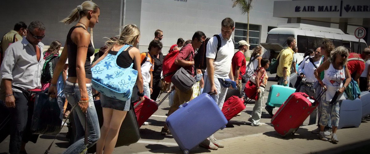 To έριξαν στα ταξίδια οι Ευρωπαίοι - Πάνω από 7 εκατομμύρια επιβάτες πέταξαν από την Κύπρο το 2015