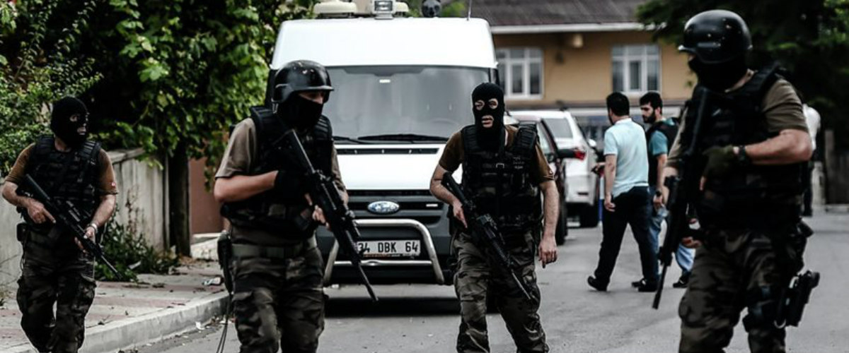 Πυροβολισμοί στην Άγκυρα - Συνελήφθη ένοπλος μπροστά από το δικαστικό μέγαρο