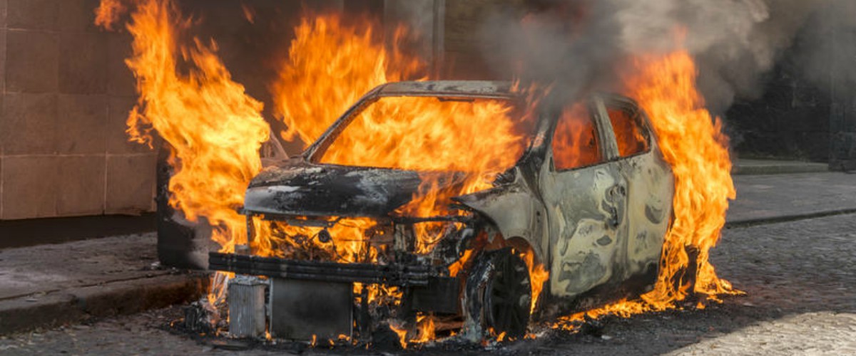 Έκαψαν αυτοκίνητο 39χρονης στο Παλαιομέτοχο
