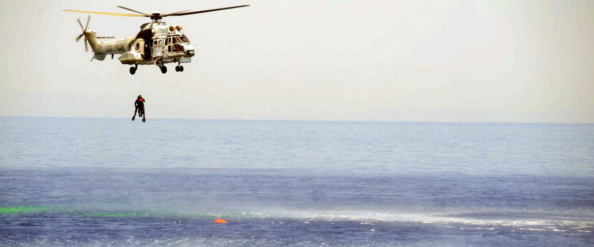 ΕΚΤΑΚΤΟ: Ελικόπτερο της Αστυνομίας μεταφέρει εσπευσμένα ψαρά στο Γ.Ν. Λευκωσίας