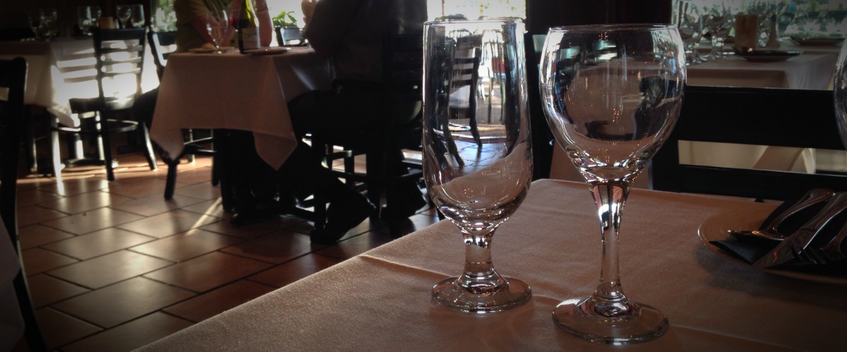 Το ξέσπασμα Κύπριας σερβιτόρας: «Τάχα τι; Είμαι πολλά κατώτερη; Όλοι αξίζουμε σεβασμό»